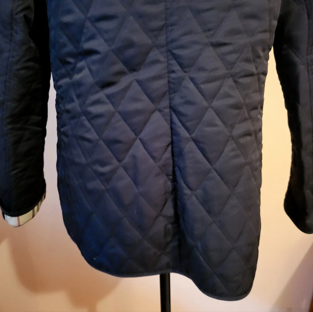 Burberry Quilted Nylon Barn Jacket In Black/Sand, Burberry Check Lining, EUC, L - Picture 13 of 16